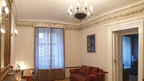 Unclassified image, 3 of 9, button - Krakow 1 (Kraków)