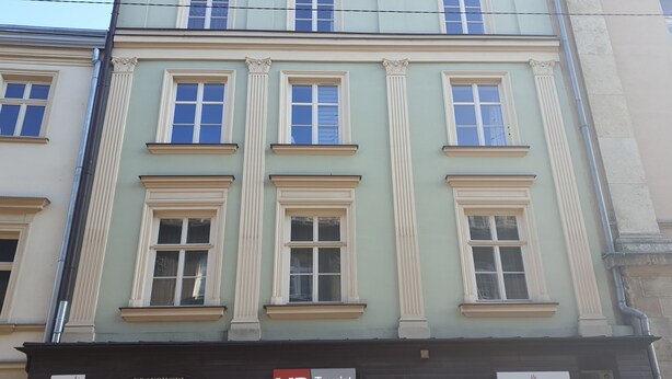 Unclassified image, 1 of 9, button - Krakow 1 (Kraków)