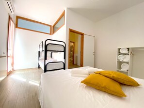 Chambre Familiale, 2 chambres, salle de bains attenante