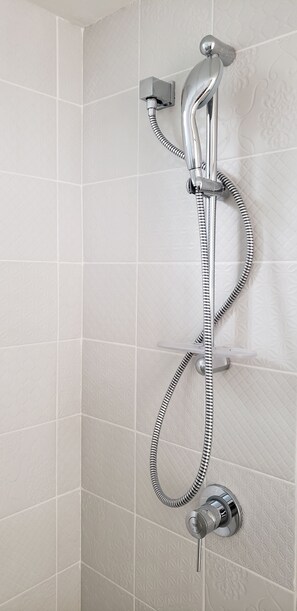 Bathroom shower - Suite Playacar (Playa del Carmen)