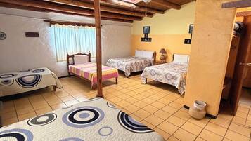 Ropa de cama de alta calidad, escritorio y cortinas blackout