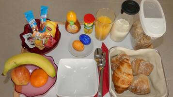 Petit déjeuner préparé sur commande (12 CHF par personne)