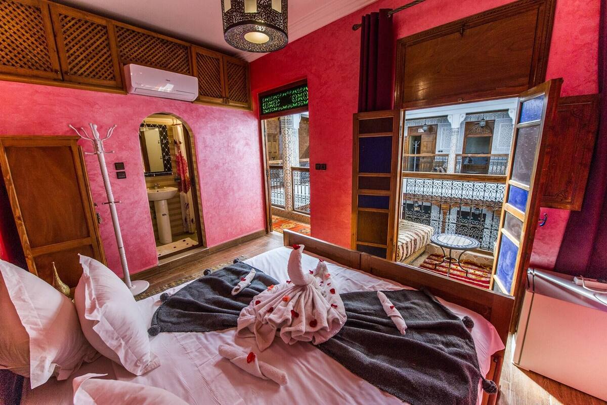 Deluxe Double Room | Minibar, in-room safe, desk, blackout curtains