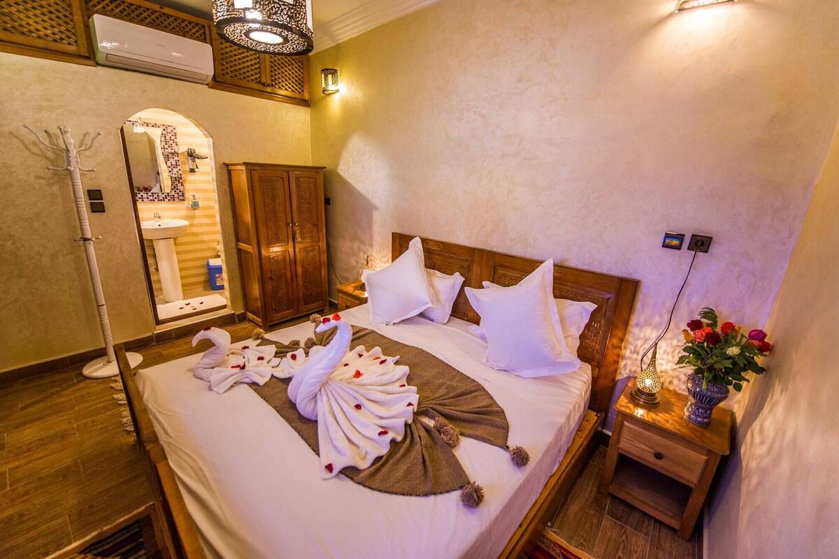 Deluxe Double Room | Minibar, in-room safe, desk, blackout curtains