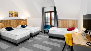 Triple Room, 3 Twin Beds, Non Smoking | Premium bedding, in-room safe, desk, blackout drapes