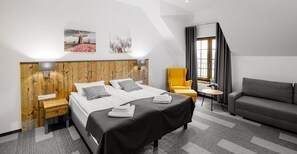 Suite, 1 Queen Bed, Non Smoking | Premium bedding, in-room safe, desk, blackout drapes - Nowa Holandia (Elblag)