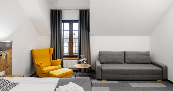 Suite, 1 Queen Bed, Non Smoking | Extra beds