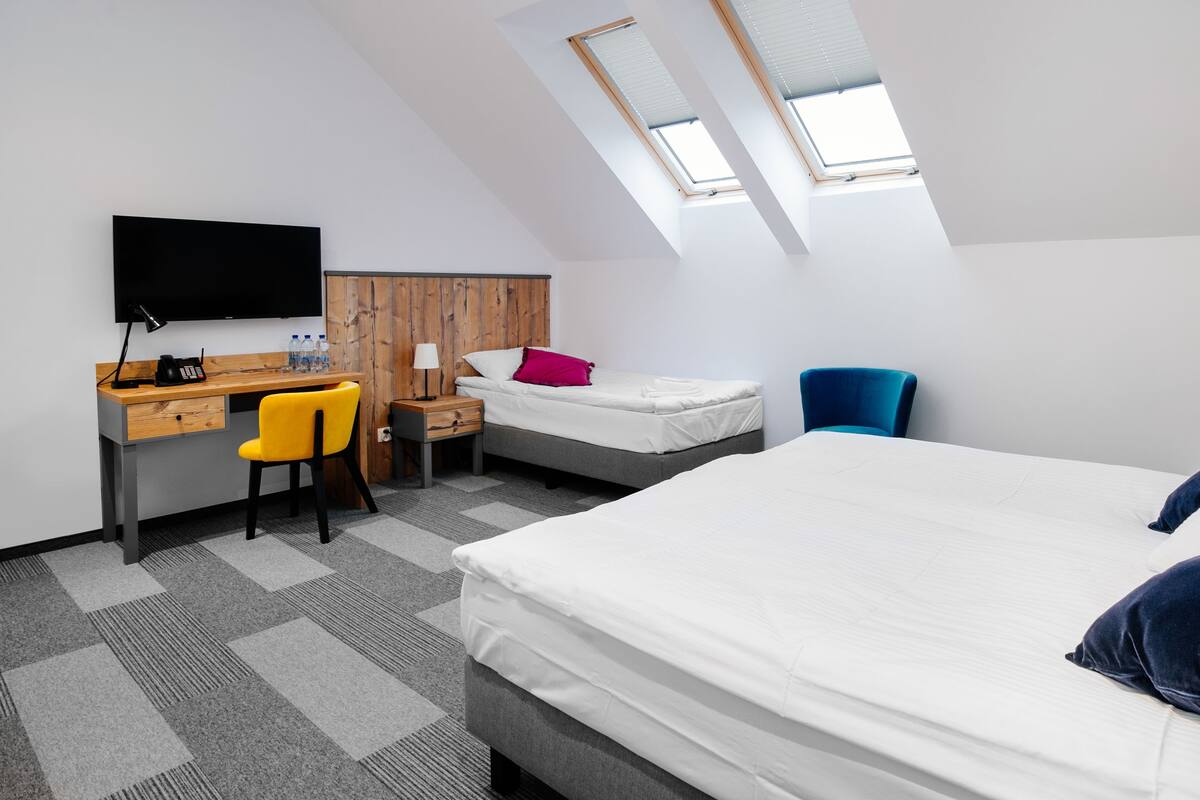 Double Room (with Extra bed)