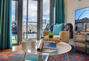 Crown 4A | Living area