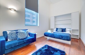 Crown 1B - Crown Apartments By Week2Week (Newcastle-upon-Tyne)