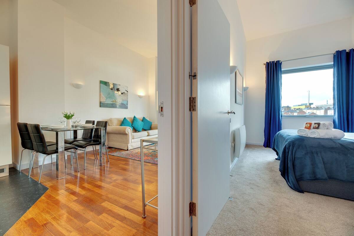 Crown 4A | 1 bedroom, individually decorated, individually furnished