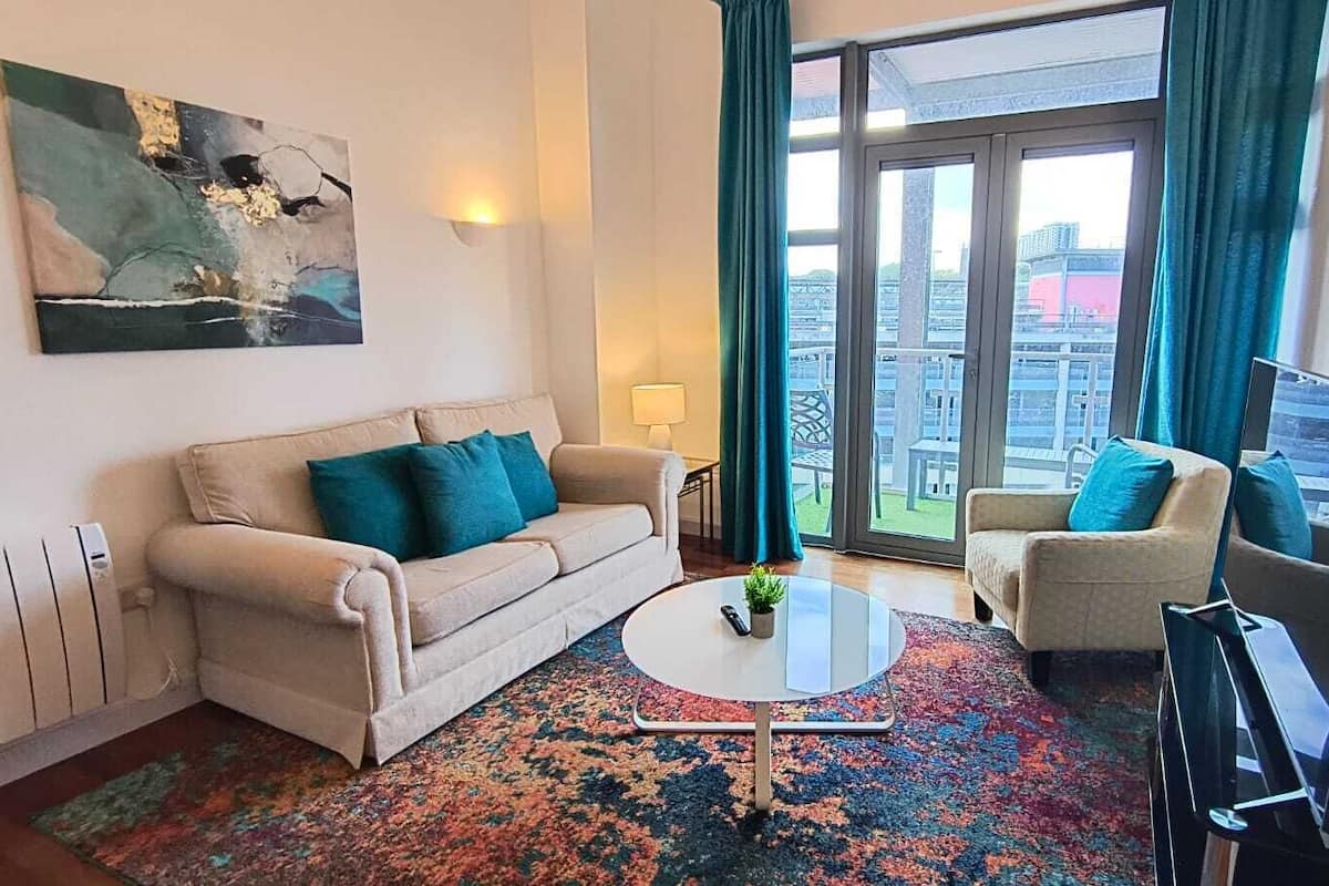 Crown 4A | 1 bedroom, individually decorated, individually furnished