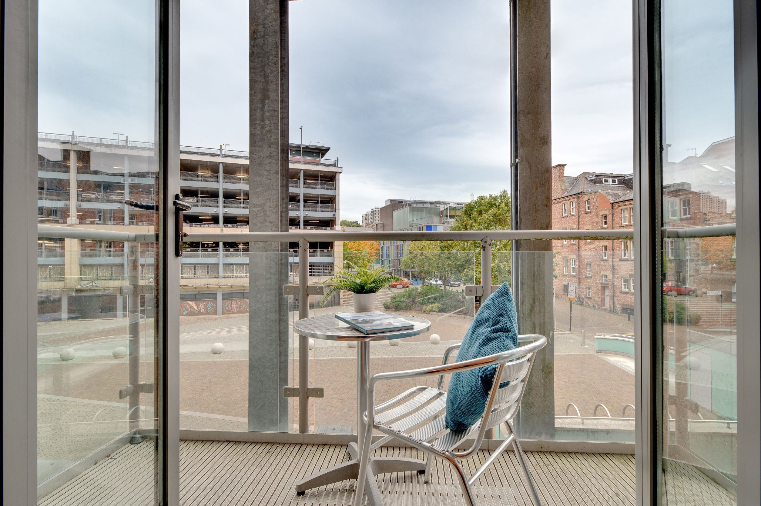 Crown 1D | Terrace/patio