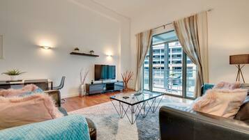 Kaupunkihuoneisto, 1 suuri parisänky | 1 makuuhuone, yksilöllisesti sisustettu, yksilöllisesti kalustettu