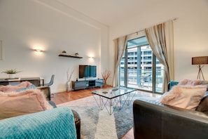 Crown 1C | 1 bedroom, individually decorated, individually furnished - Crown Apartments By Week2Week (Newcastle-upon-Tyne)