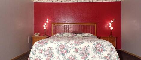 Standard Suite, 1 King Bed, Smoking