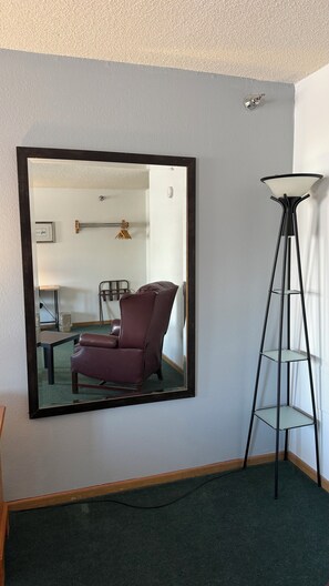 Standard Suite, 1 King Bed, Non Smoking