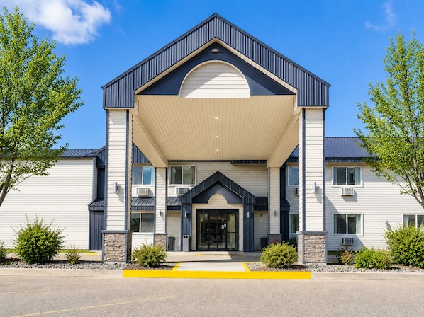 Property entrance - Morton Inn (Morton)