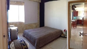 Panoramic Apartment, 3 Bedrooms, Accessible, Sea View | 3 bedrooms, individually furnished, iron/ironing board, bed sheets - Puertas del Sol la mejor vista (Chichiriviche)