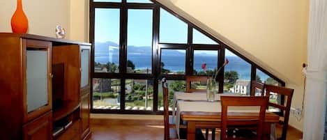 Apartment, 3 Schlafzimmer (Mar) | Wohnbereich | Flachbildfernseher