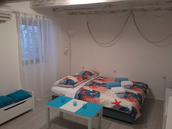 Departamento urbano, varias camas, para fumadores | Wifi gratis y ropa de cama 