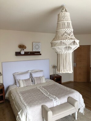 Chambre Double Confort, 1 grand lit, terrasse | Décoration personnalisée, ameublement personnalisé