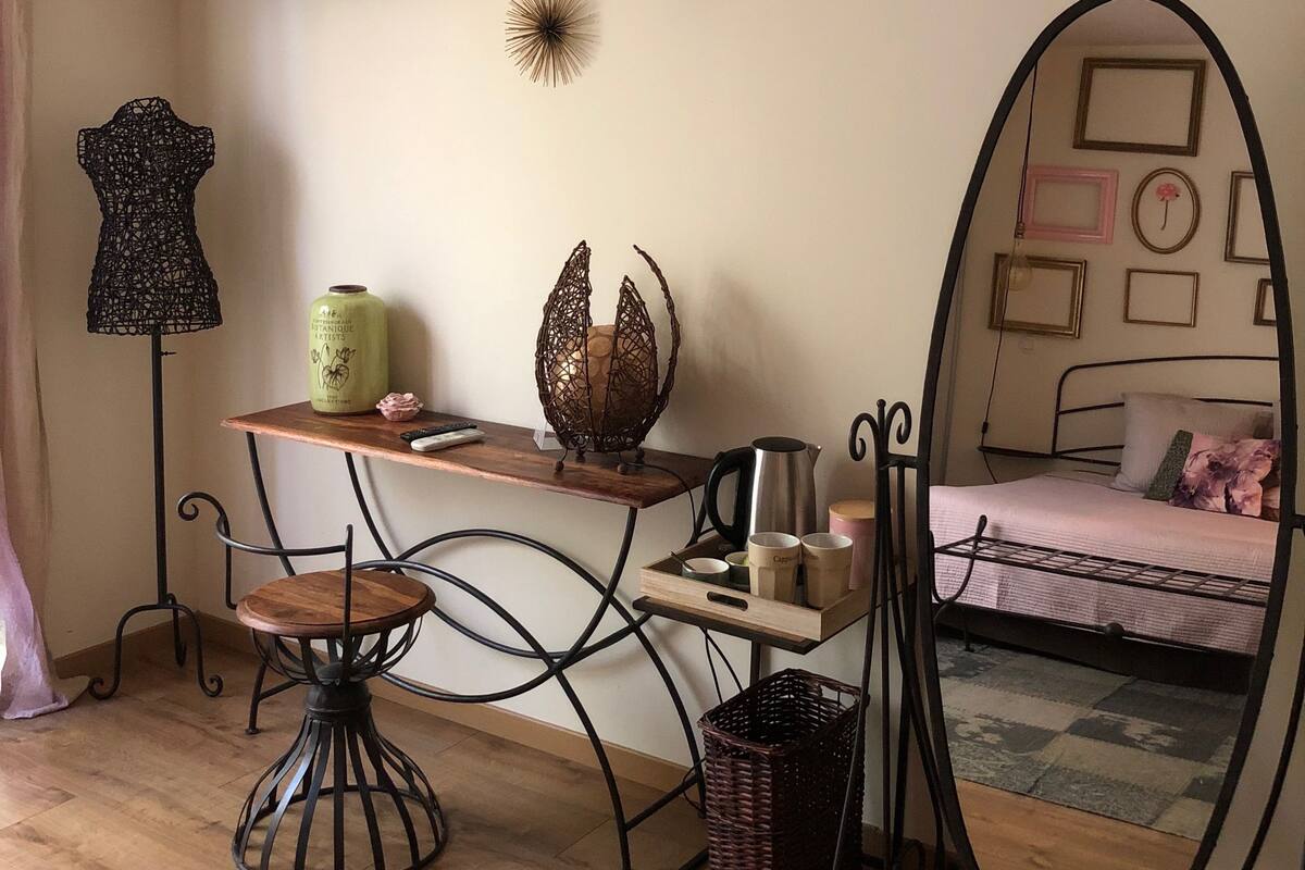 Double Room, 1 Queen Bed, Terrace | Individually decorated, individually furnished, soundproofing