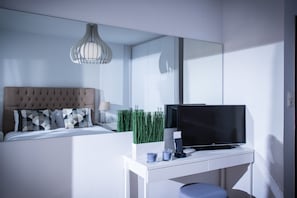 1 bedroom, Egyptian cotton sheets, premium bedding, down duvets - Chanion One Suites (Heraklion)
