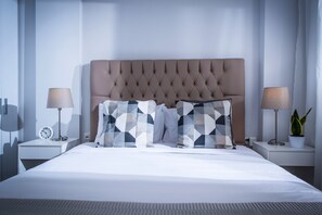 1 bedroom, Egyptian cotton sheets, premium bedding, down duvets - Chanion One Suites (Heraklion)