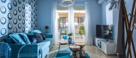 1 bedroom, Egyptian cotton sheets, premium bedding, down duvets