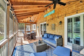 Outdoor dining - Five Bedrooms Plus a Fully Equipped Game Room! (2085) (Orleans)