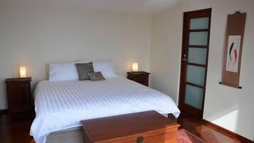 3 bedrooms, iron/ironing board, free WiFi, bed sheets