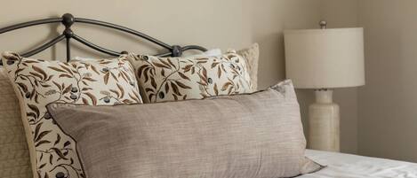 3 bedrooms, desk, iron/ironing board, travel cot