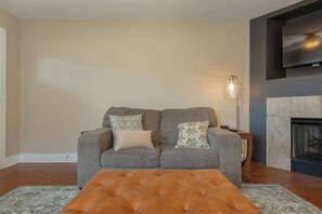 TV, fireplace, offices