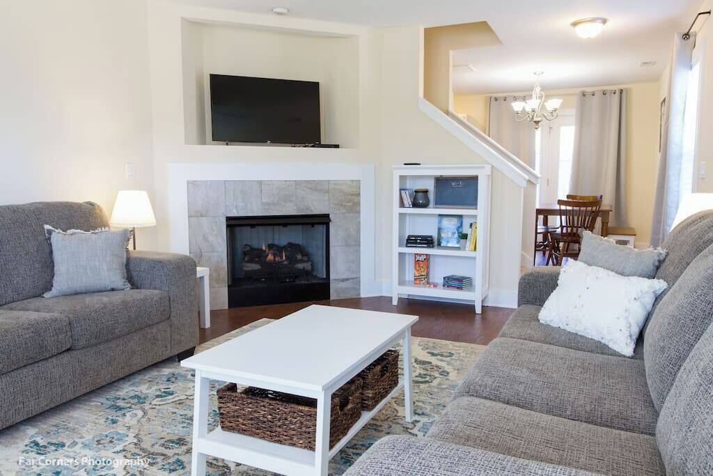 TV, fireplace, offices