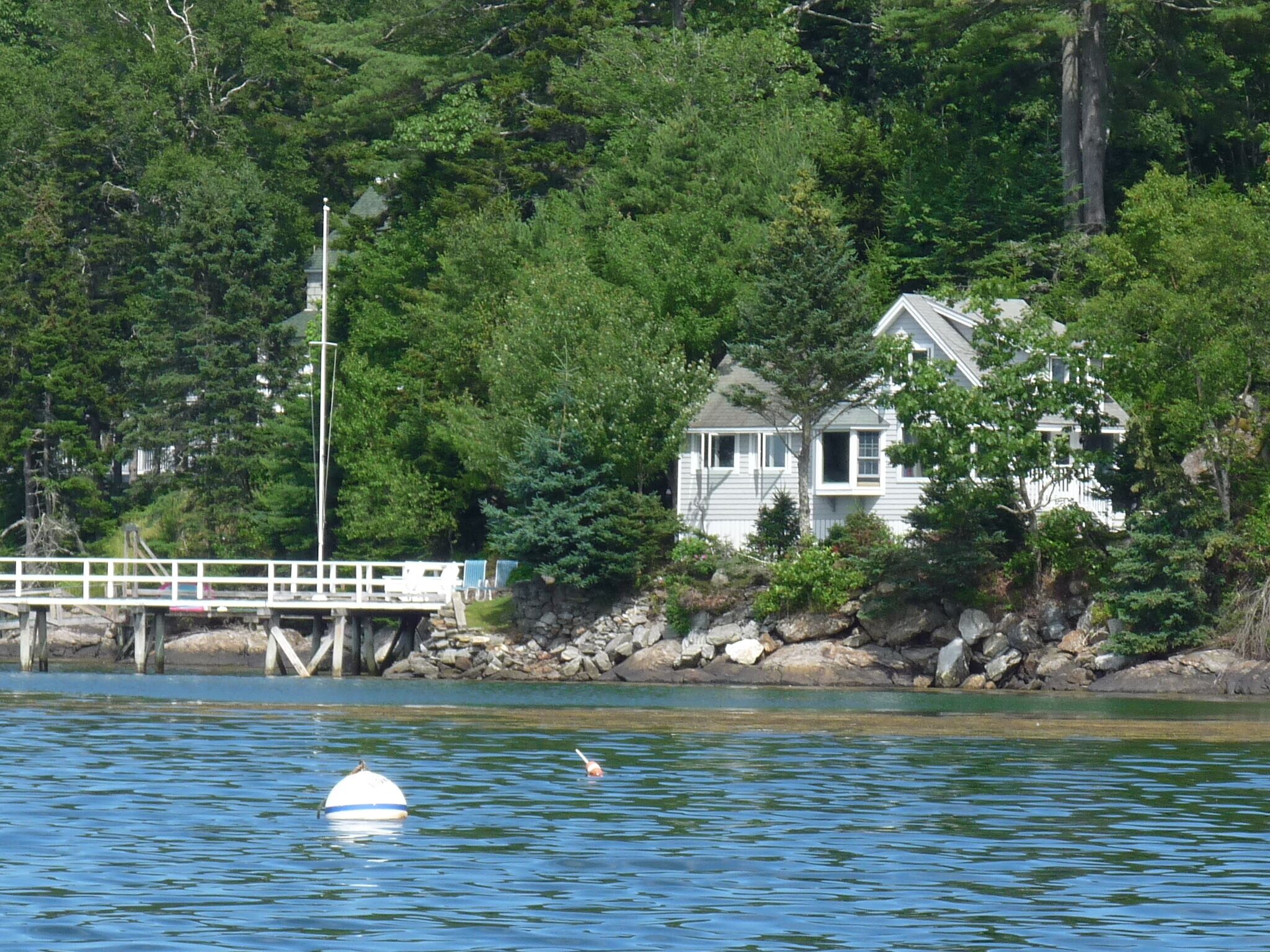 SeaGlass Cottage: Magical, Private Oceanfront Retreat in E. Boothbay! Dock & AC!