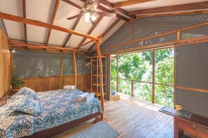 Cabaña Premium, 1 cama de matrimonio grande, balcón, vistas al mar | Wifi gratis y ropa de cama