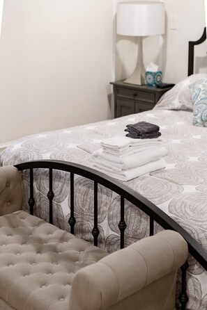 2 bedrooms, iron/ironing board, WiFi, bed sheets
