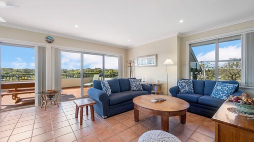 Slipways - river front holiday unit