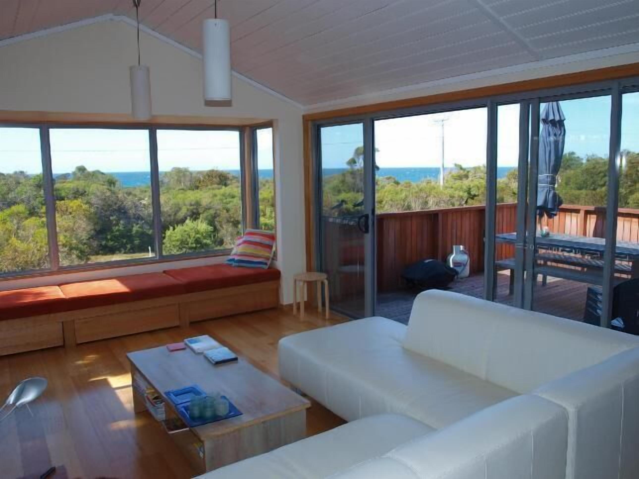 Gardens Road Beach House — image 6