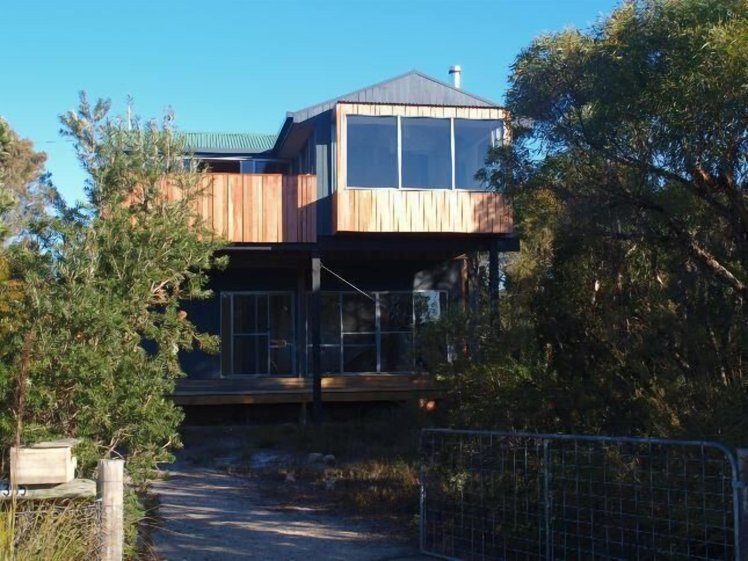 Gardens Road Beach House — image 12