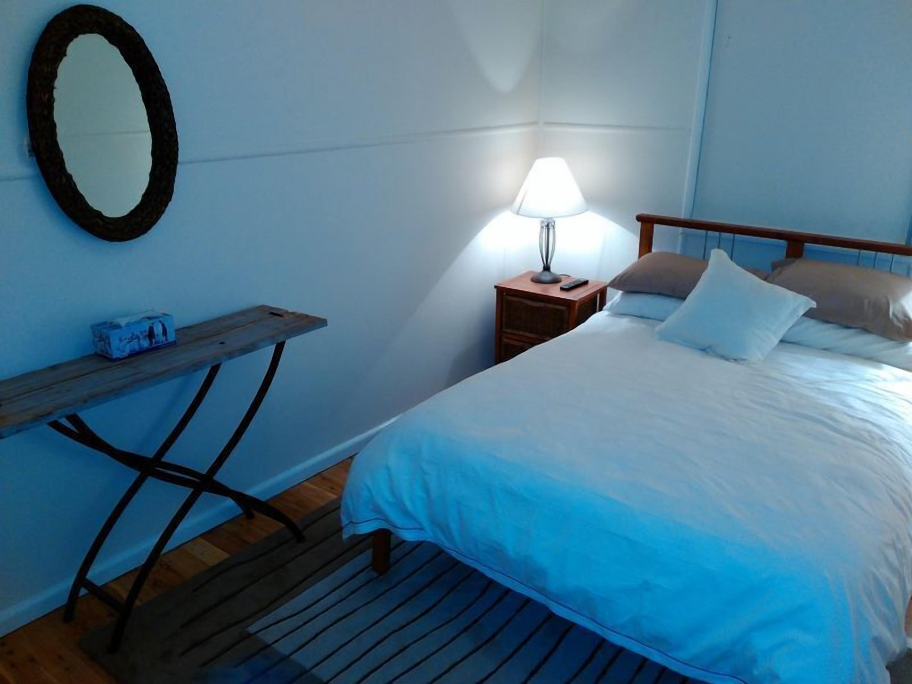 Osterley Cottage - with crisp linen and fluffy towels and special details