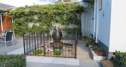 Massey Country Cottage - 11 Kms to Lake Karapiro and 7 Kms to Cambridge Center