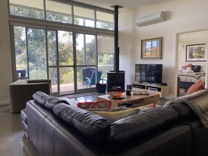 TV connectée, Netflix, services de streaming, chaîne hi-fi