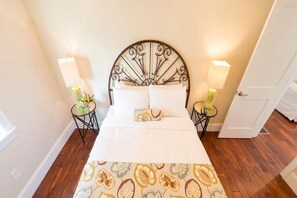 2 chambres, fer et planche à repasser, accès Internet