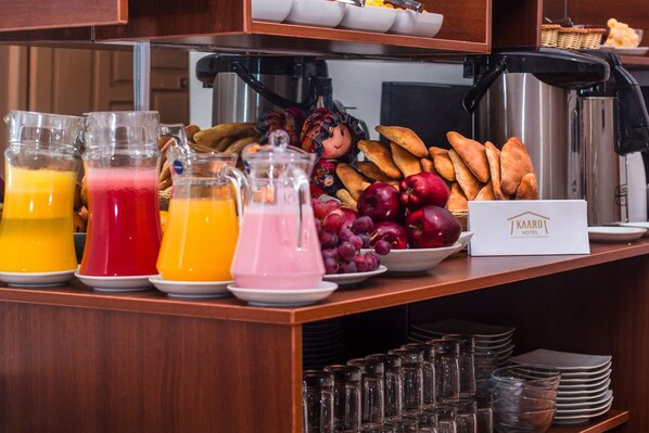 Daily buffet breakfast (USD 2 per person)