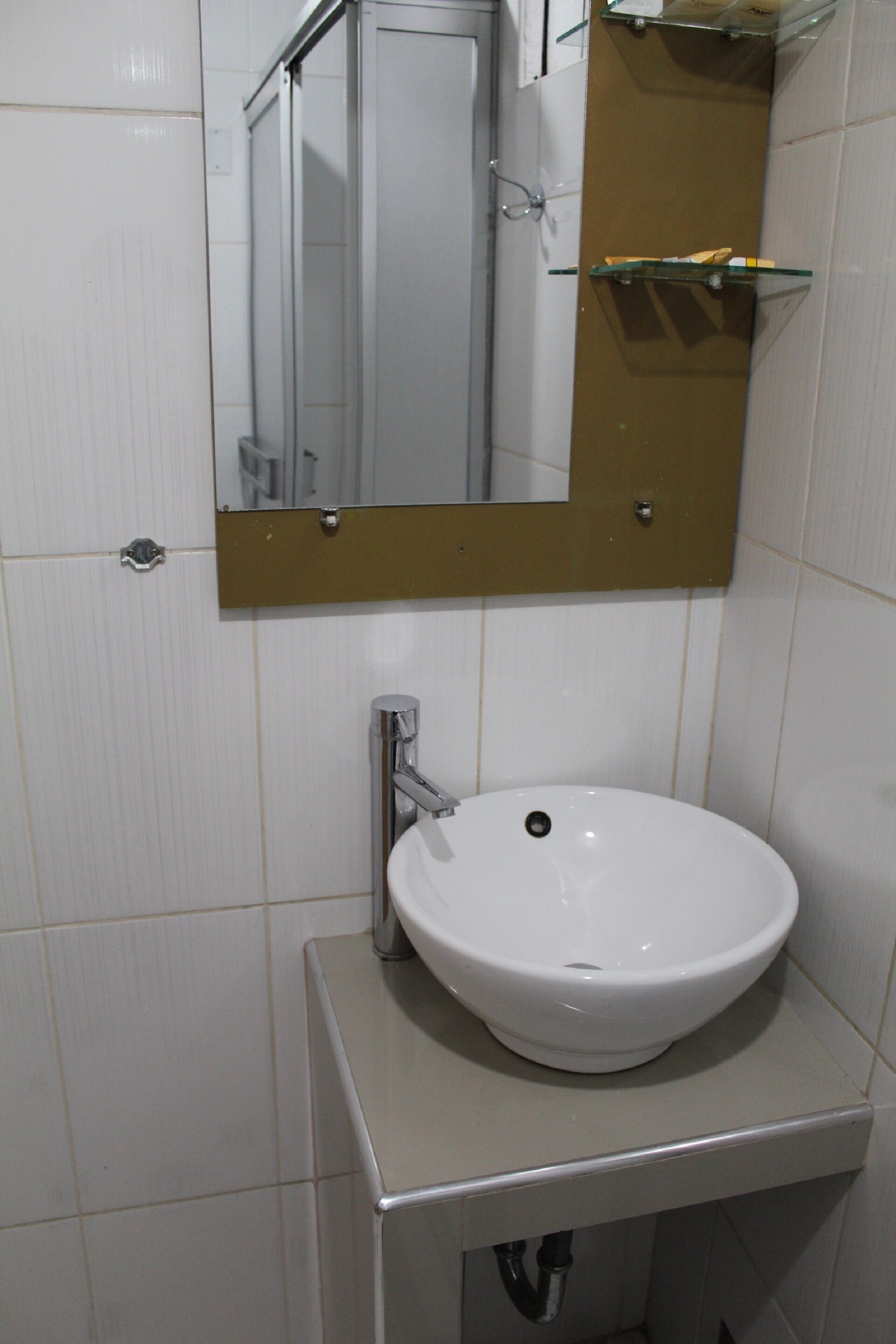 single room, 1 single bed, non smoking | bathroom | deep-soaking bathtub, rainfall showerhead, free toiletries, towels