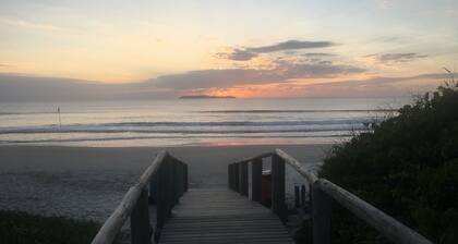Comfortable townhouse in Mariscal 300m from the beach.
