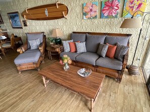 Smart TV, DVD player, books, stereo