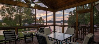 BEACH, SUNSETS, HOT TUB, FIREPIT, BOAT RAMP, FLAT LOT, PARKING, WE HAVE IT ALL